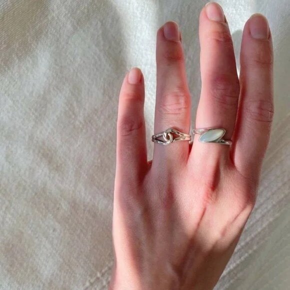 Vintage Sterling Silver Etched Love Knot Ring sz 6.25 - Picture 4 of 4